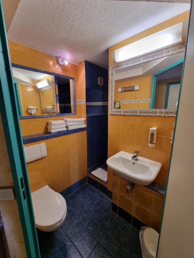 Hotel Restaurant Le Relais - Pau Nord Lons Экстерьер фото